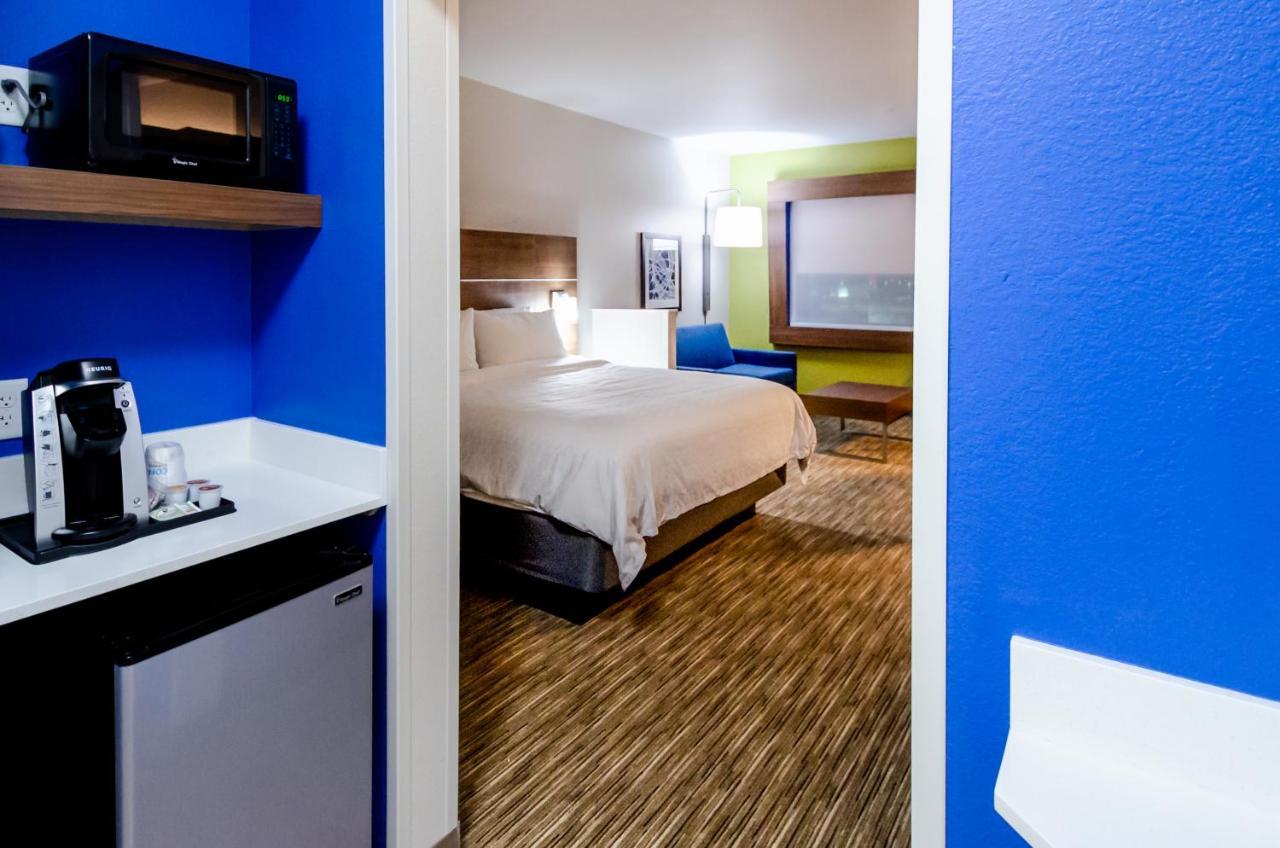 Holiday Inn Express & Suites Taylor By Ihg Exterior foto