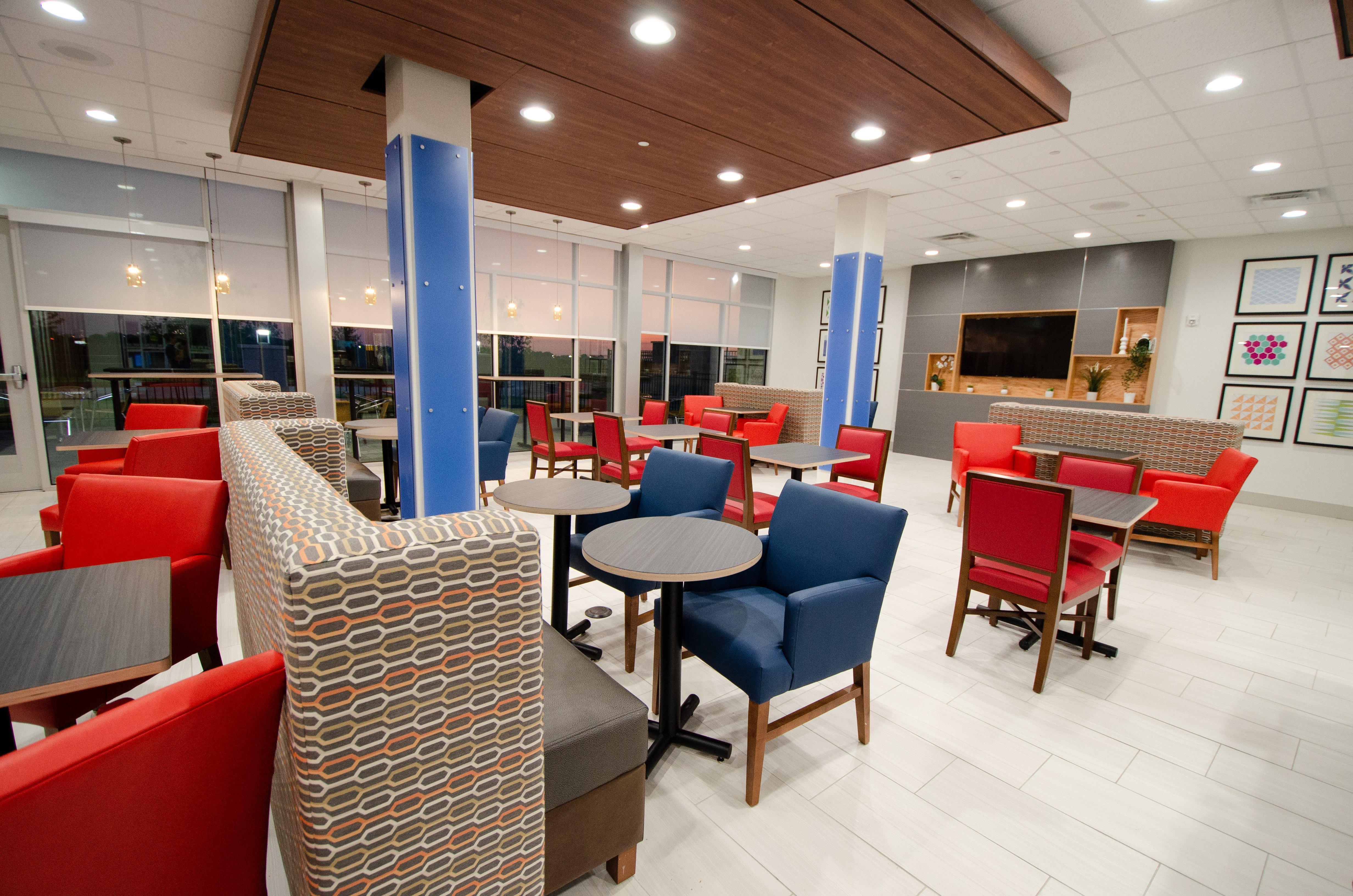 Holiday Inn Express & Suites Taylor By Ihg Exterior foto